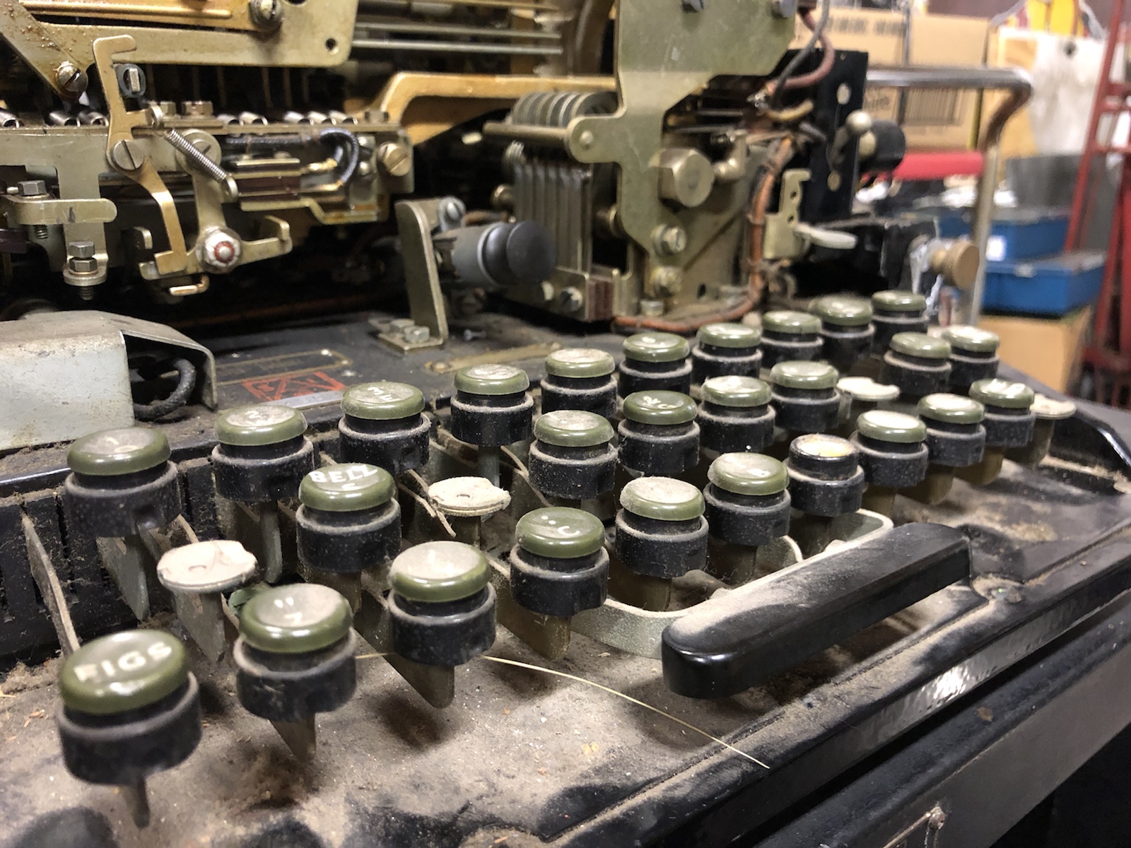 Teletype 19 Keyboard – Dirty! – Junknet.Net